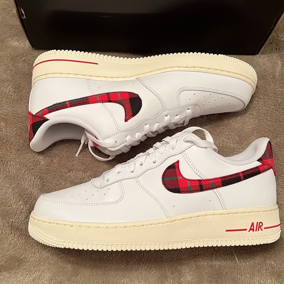 New mens size 10.5 Nike AIR FORCE 1 ‘07 LV8 Limited Edition pattern. - Picture 5 of 6